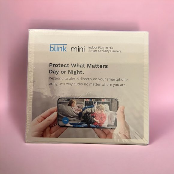 Blink Mini – Compact indoor plug-in smart security camera, 1080p HD video - Picture 8 of 11
